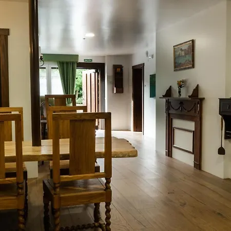 Y De Guriezo Hotel Trebuesto