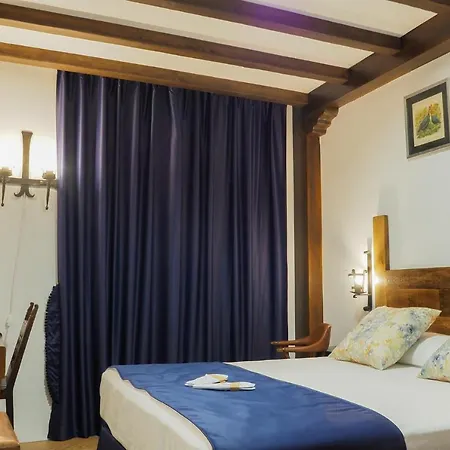 Y De Guriezo Hotel