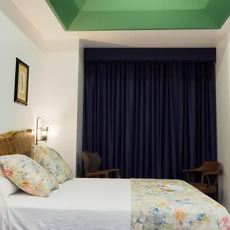 Y De Guriezo Hotel