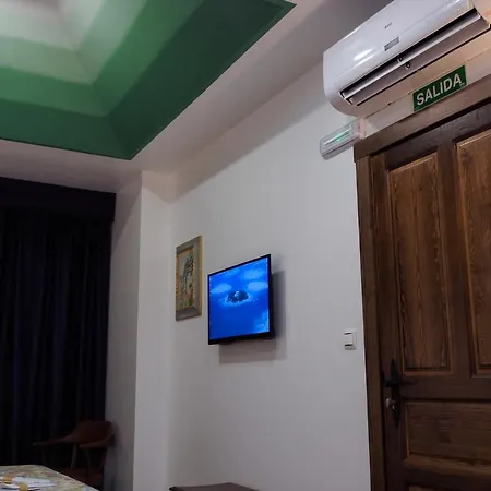 Y De Guriezo Hotel