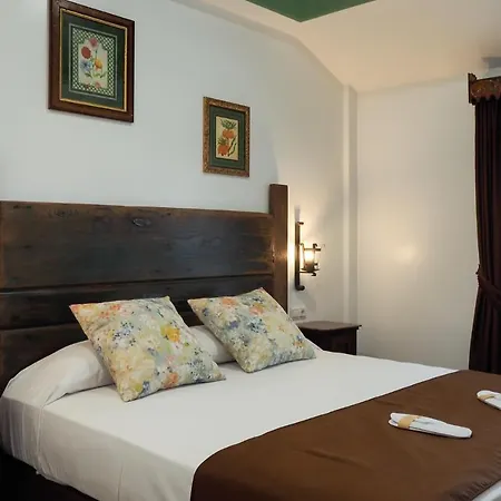 Y De Guriezo Hotel Trebuesto