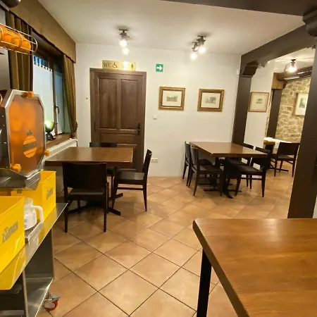 Y De Guriezo Hotel