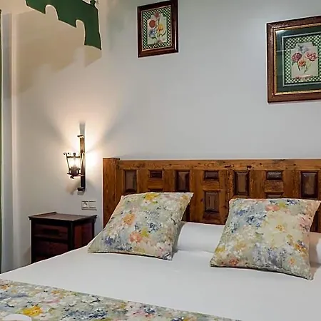 Y De Guriezo Hotel Trebuesto