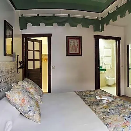 Y De Guriezo Hotel