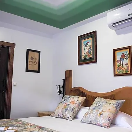Y De Guriezo Hotel Trebuesto