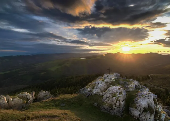 Hotel Y De Guriezo Trebuesto