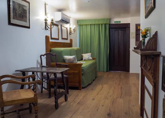 Y De Guriezo Hotel Trebuesto